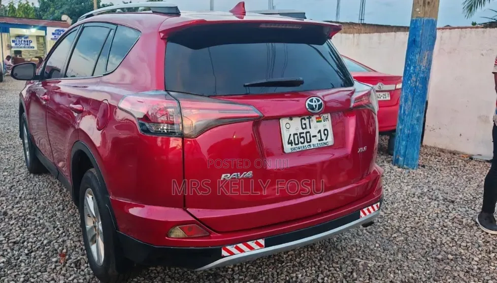 Toyota RAV4 XLE 4dr SUV AWD (2.5L 4cyl 6A) 2015 Red
