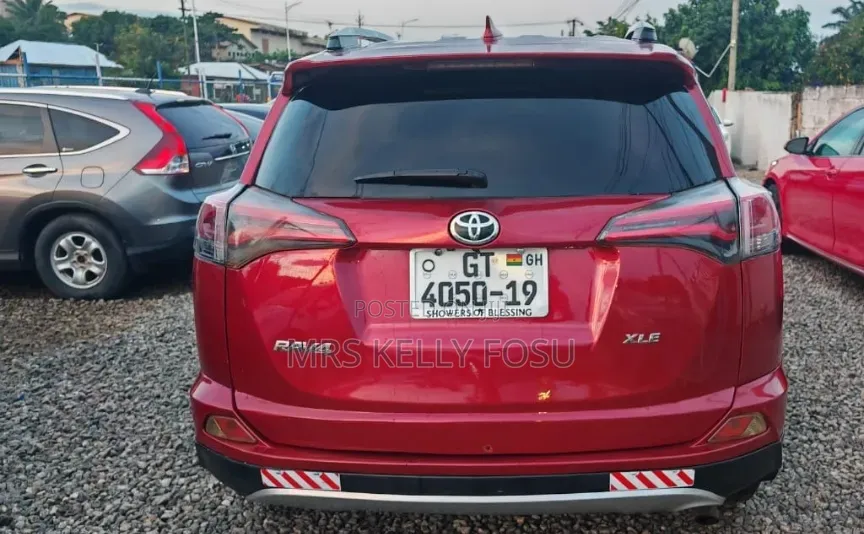 Toyota RAV4 XLE 4dr SUV AWD (2.5L 4cyl 6A) 2015 Red