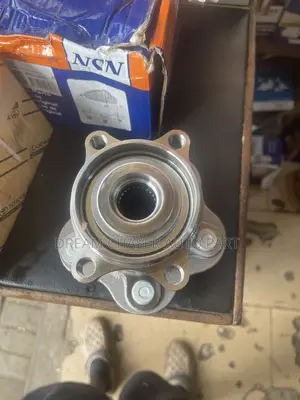 Nissan Rouge 2013-18 4x4 Front Hub Original