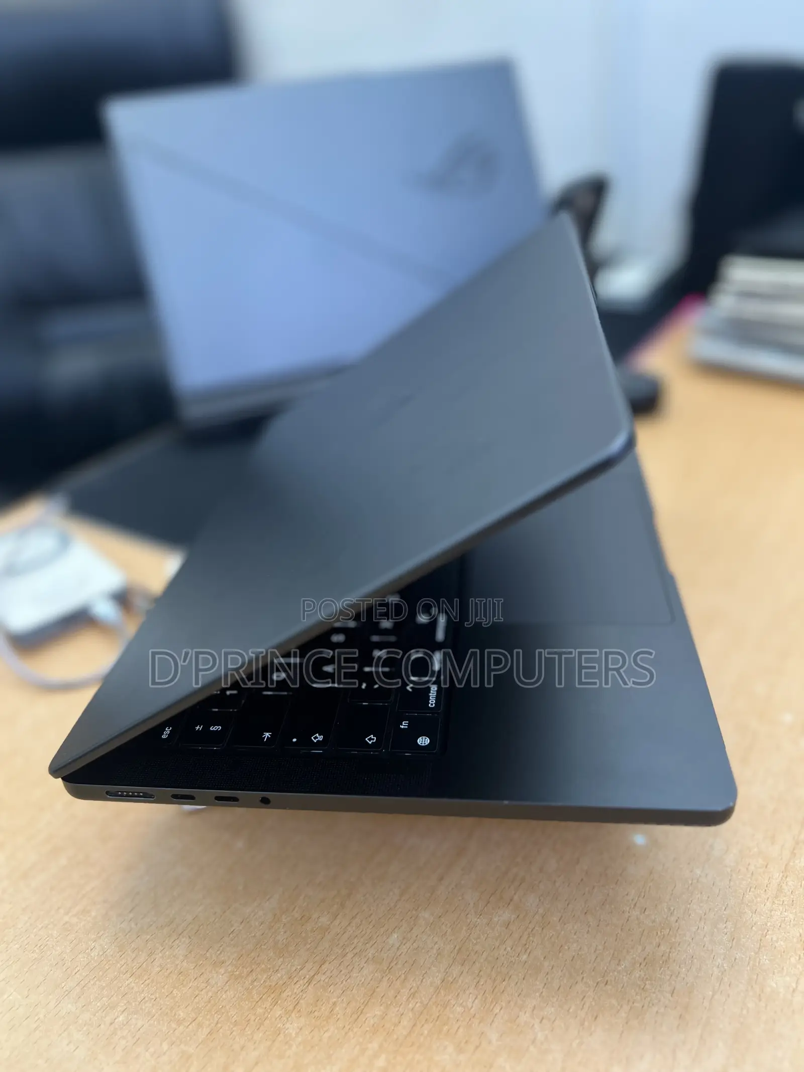 Laptop Apple MacBook Pro 2024 M4 16GB Apple M4 SSD 512GB