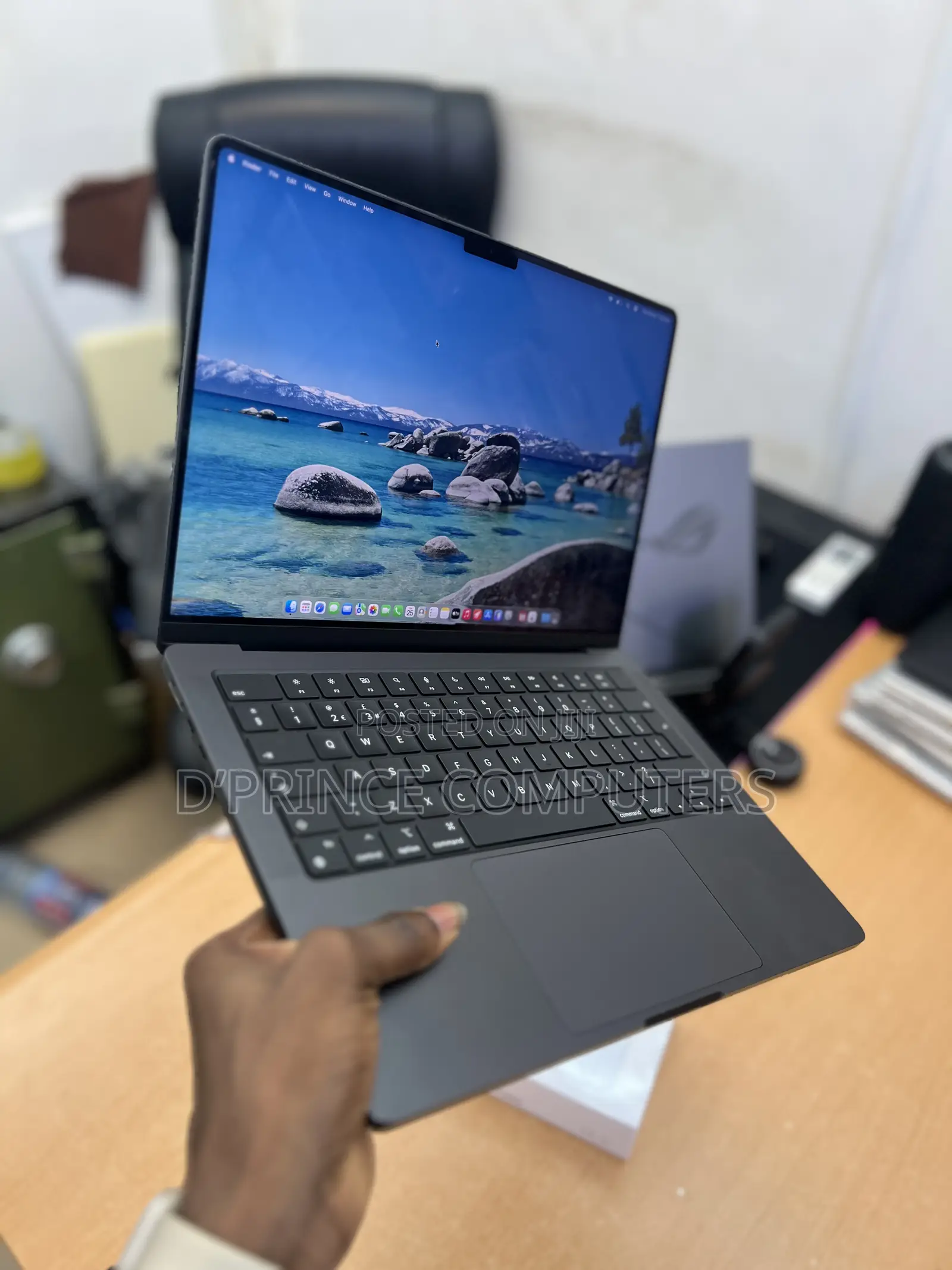 Laptop Apple MacBook Pro 2024 M4 16GB Apple M4 SSD 512GB