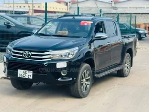 Toyota Hilux 2010 Black