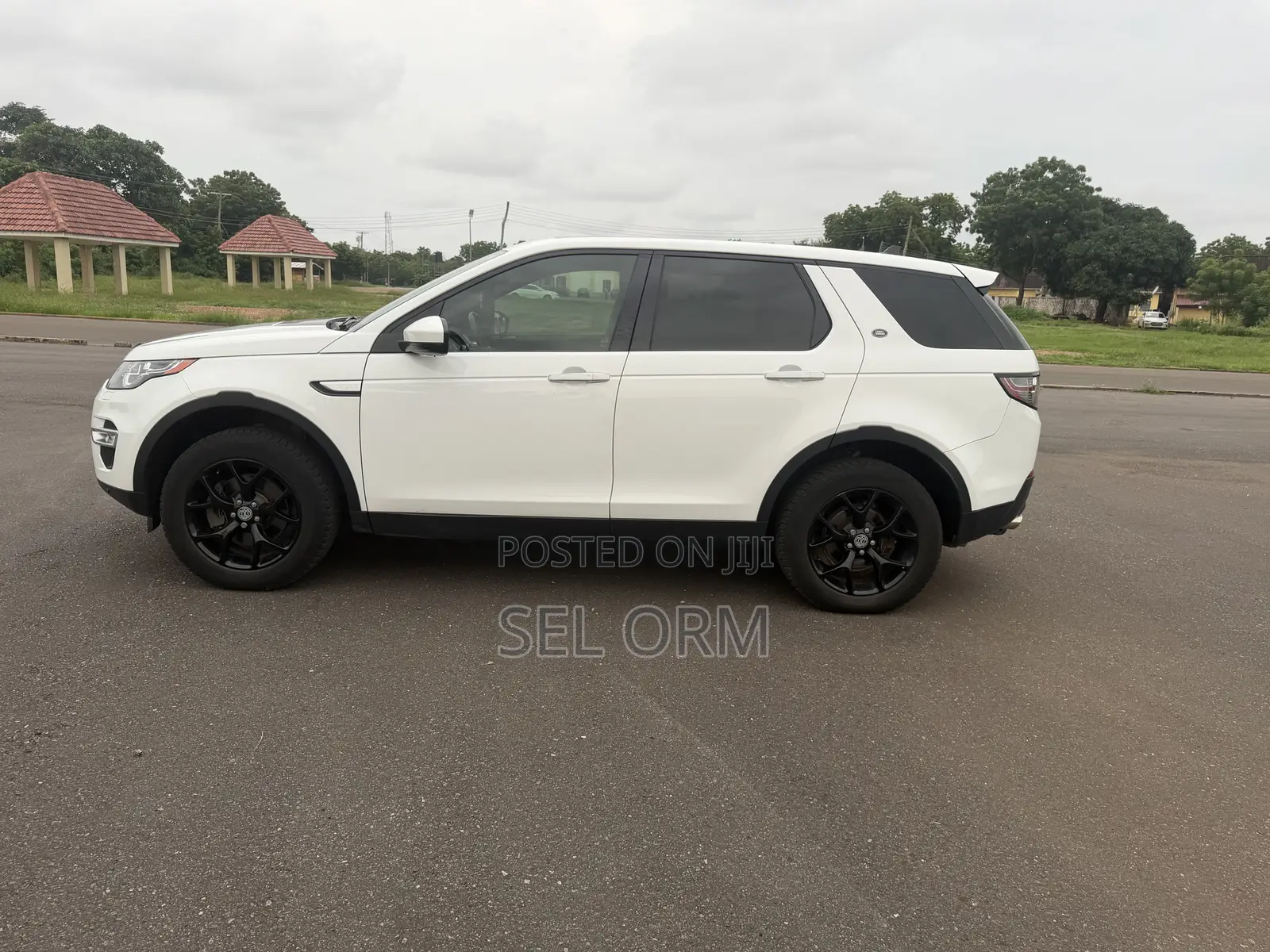 Land Rover Discovery Sport 2016 White