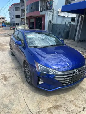Hyundai Elantra Limited Sedan FWD (2.0L 4cyl 6A) 2017 Blue