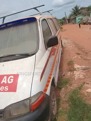 Toyota HiAce 2012 White