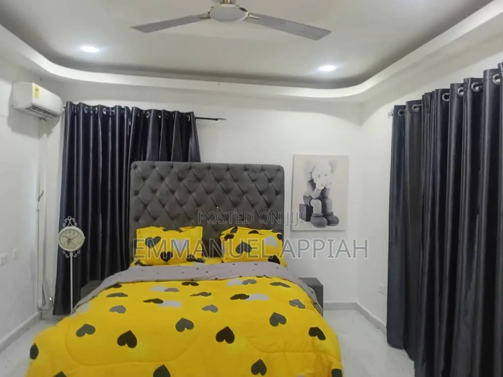 5bdrm House in Amasaman, Accra Metropolitan for sale
