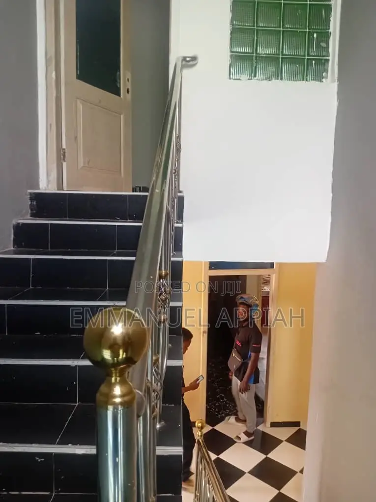 5bdrm House in Amasaman, Accra Metropolitan for sale