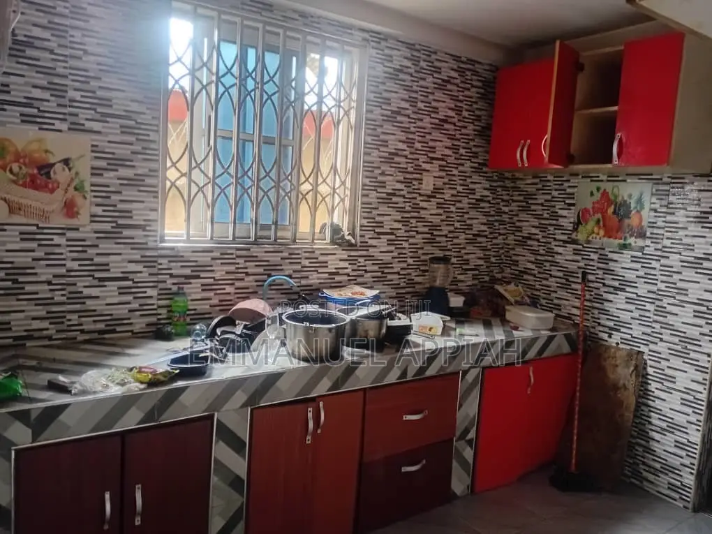 5bdrm House in Amasaman, Accra Metropolitan for sale