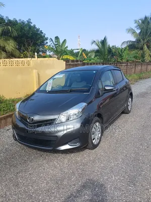 Toyota Vitz 2012 Gray