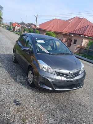 Toyota Vitz 2012 Gray