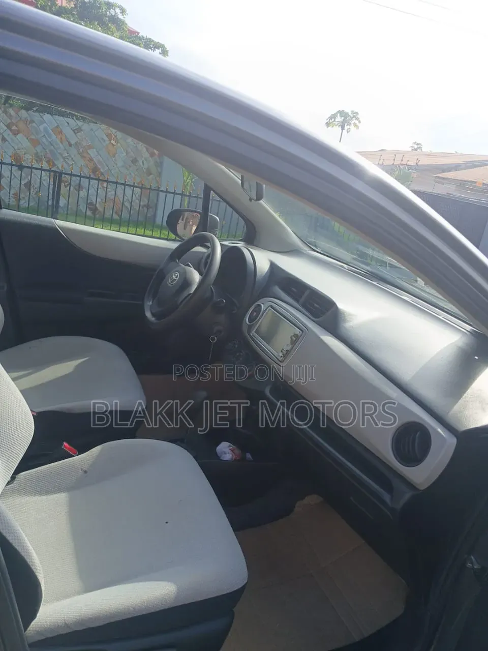 Toyota Vitz 2012 Gray