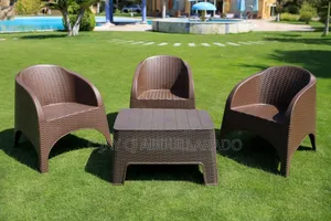 Meeting Chairs With Table Plastic With 4 Chairs and 1 Table