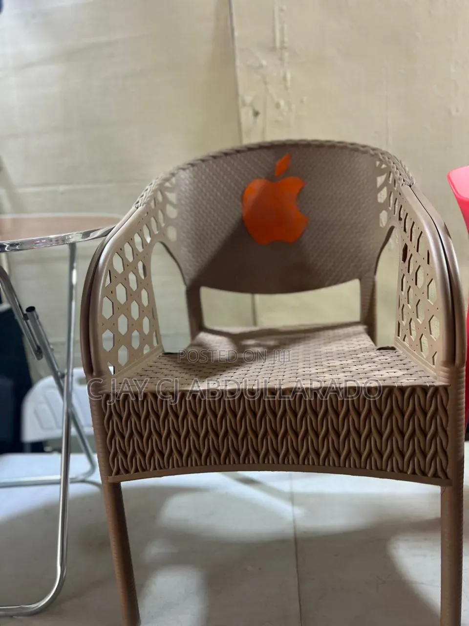 Meeting Chairs With Table Plastic With 4 Chairs and 1 Table