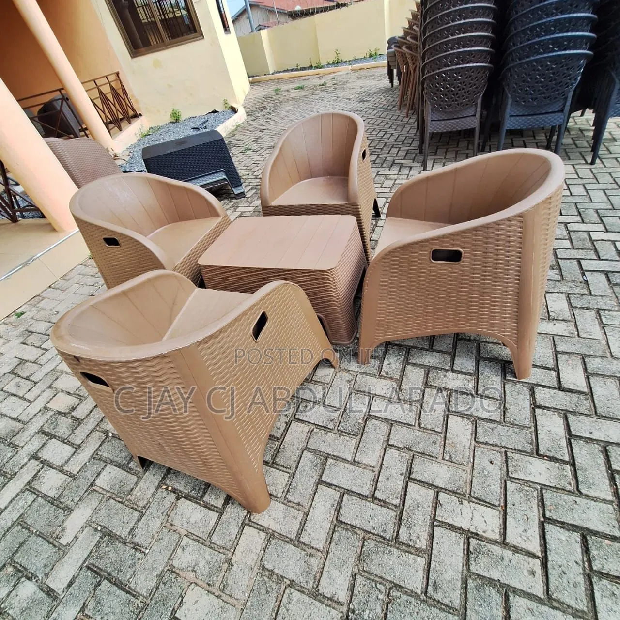 Meeting Chairs With Table Plastic With 4 Chairs and 1 Table