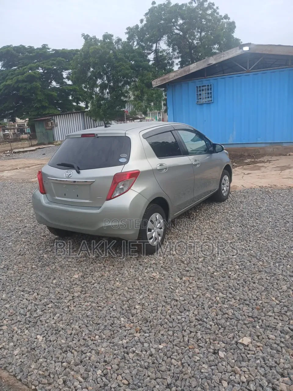 Toyota Vitz 2012 Teal