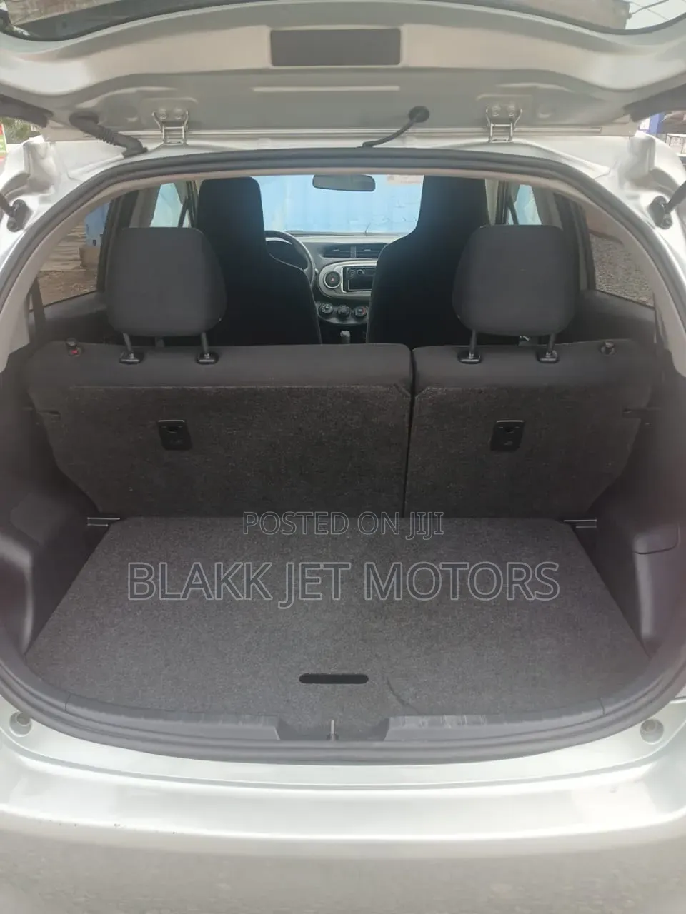 Toyota Vitz 2012 Teal