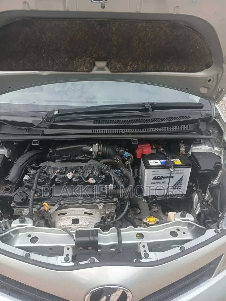Toyota Vitz 2012 Teal