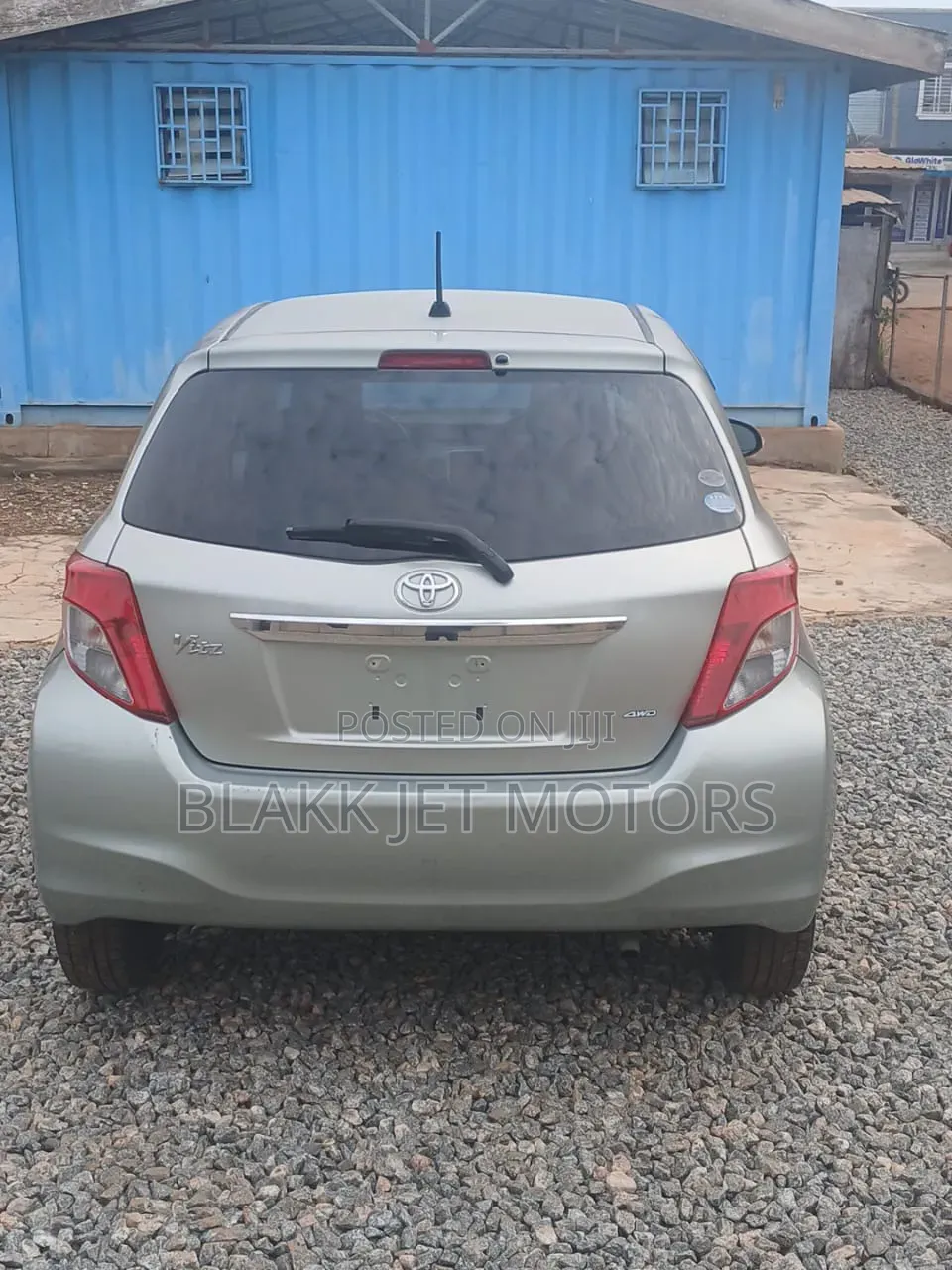 Toyota Vitz 2012 Teal