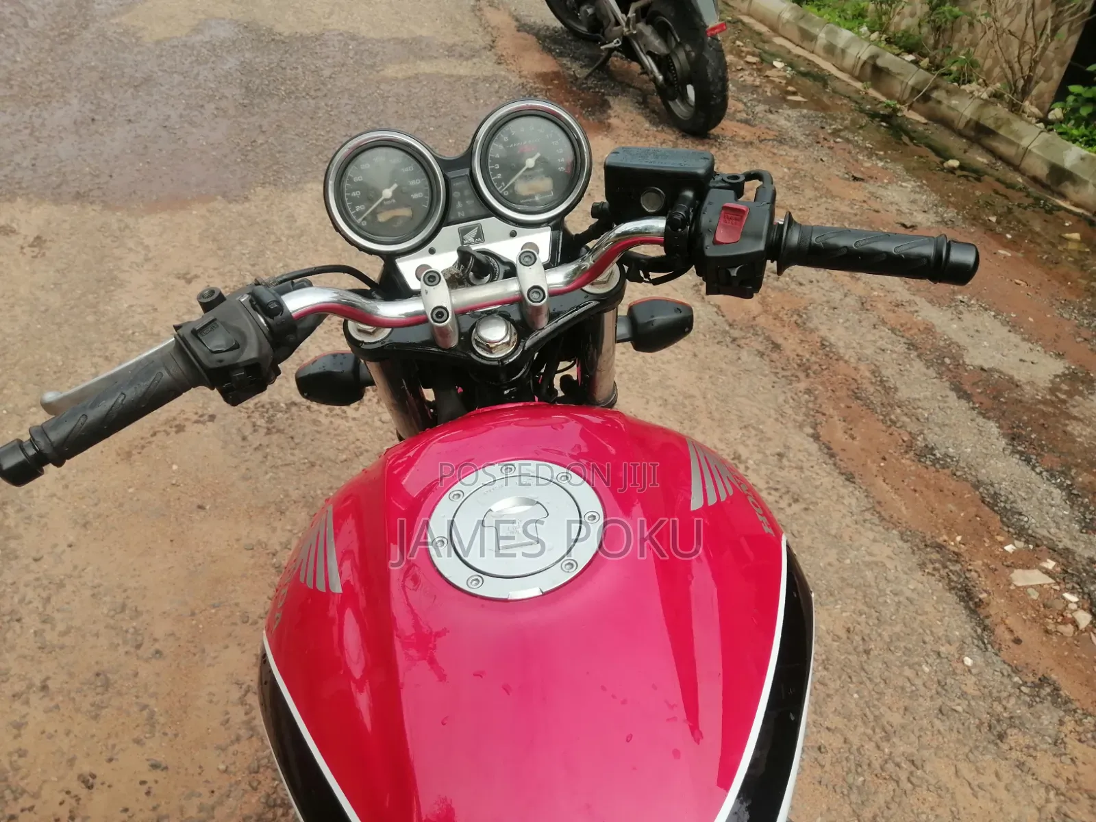 Honda CB 2025 Red