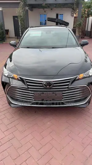 Toyota Avalon XLE 2022 Black