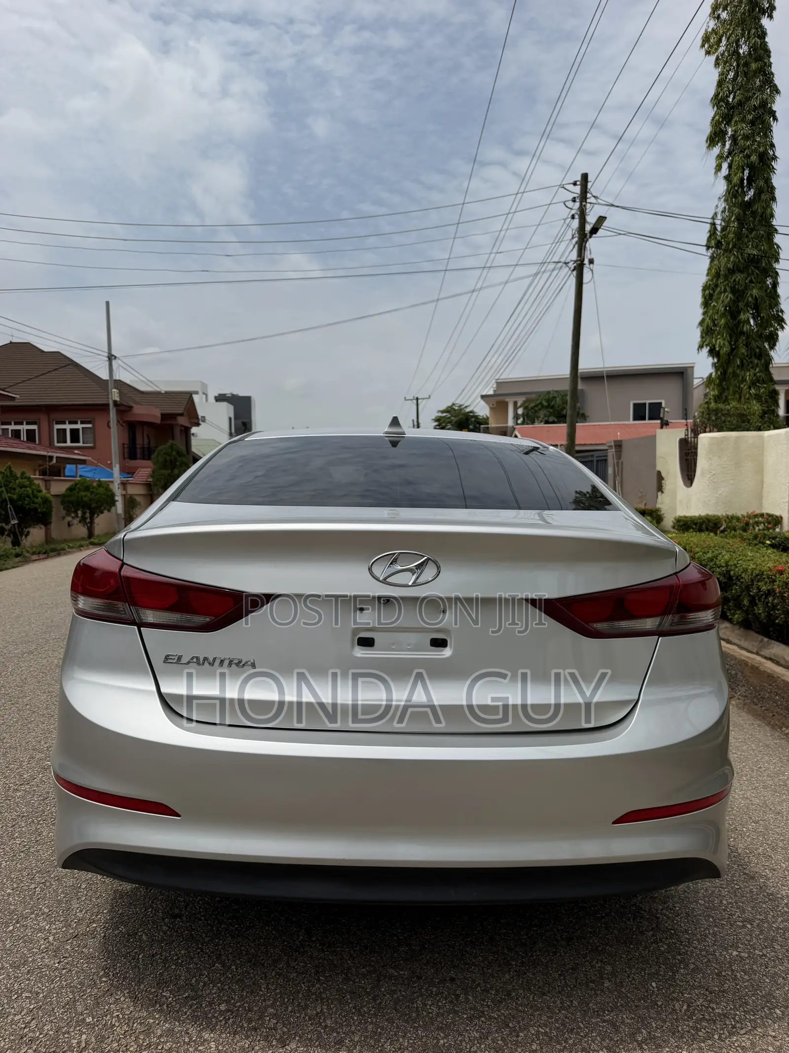 Hyundai Elantra Limited Sedan FWD (2.0L 4cyl 6A) 2017 Silver