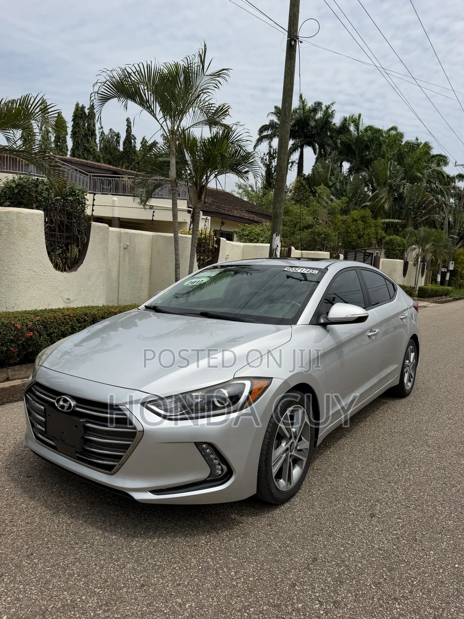 Hyundai Elantra Limited Sedan FWD (2.0L 4cyl 6A) 2017 Silver
