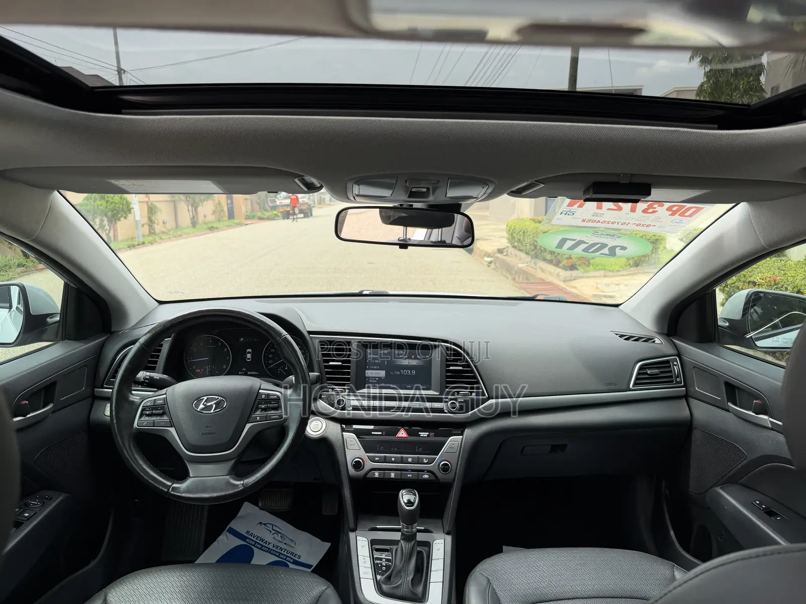 Hyundai Elantra Limited Sedan FWD (2.0L 4cyl 6A) 2017 Silver