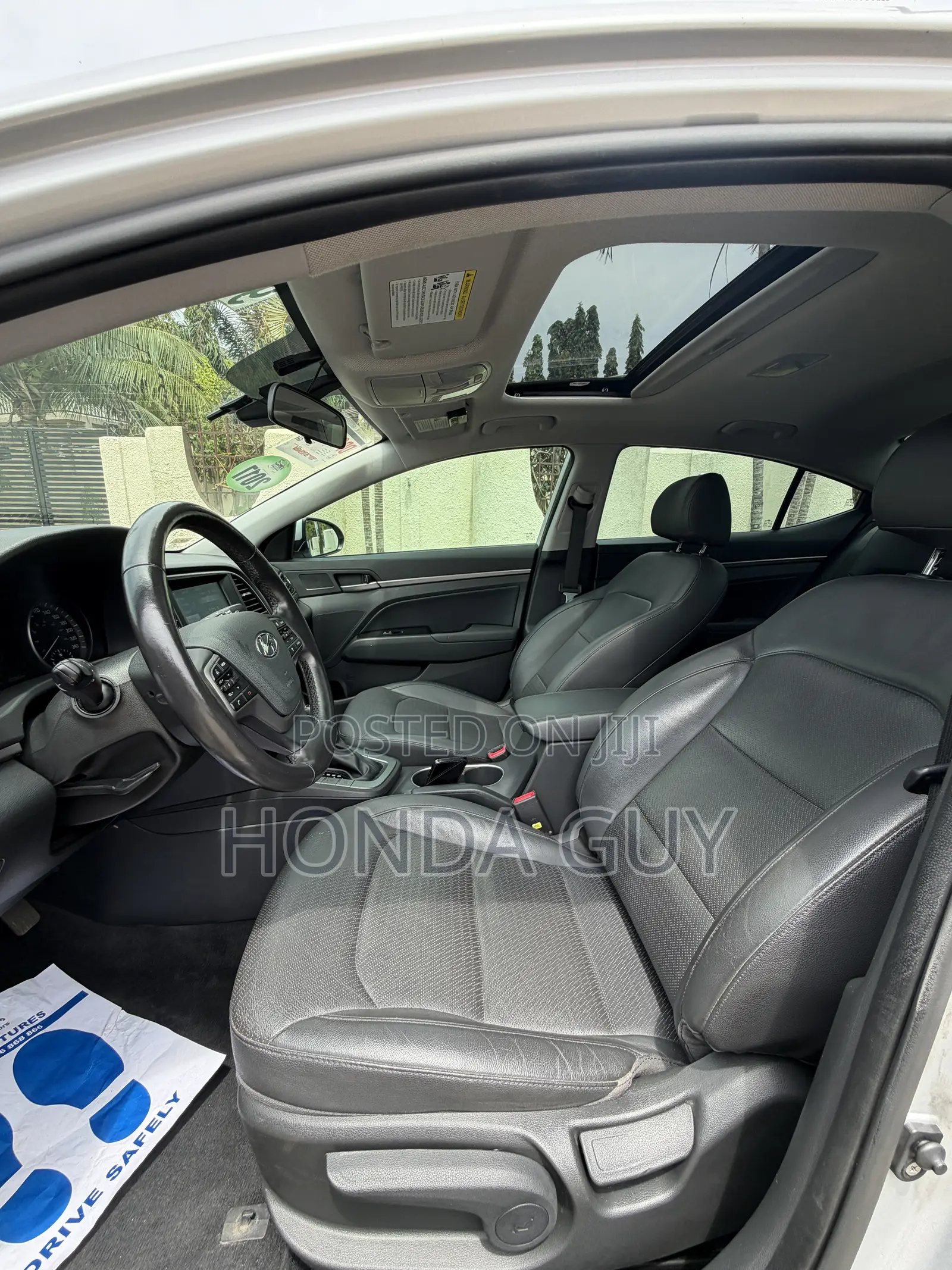 Hyundai Elantra Limited Sedan FWD (2.0L 4cyl 6A) 2017 Silver