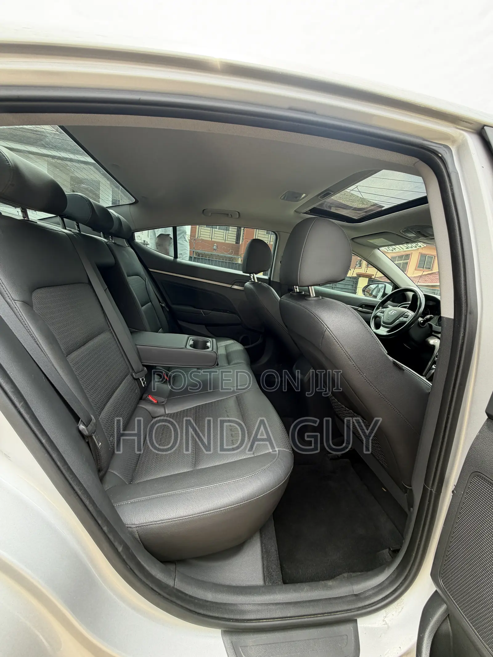 Hyundai Elantra Limited Sedan FWD (2.0L 4cyl 6A) 2017 Silver