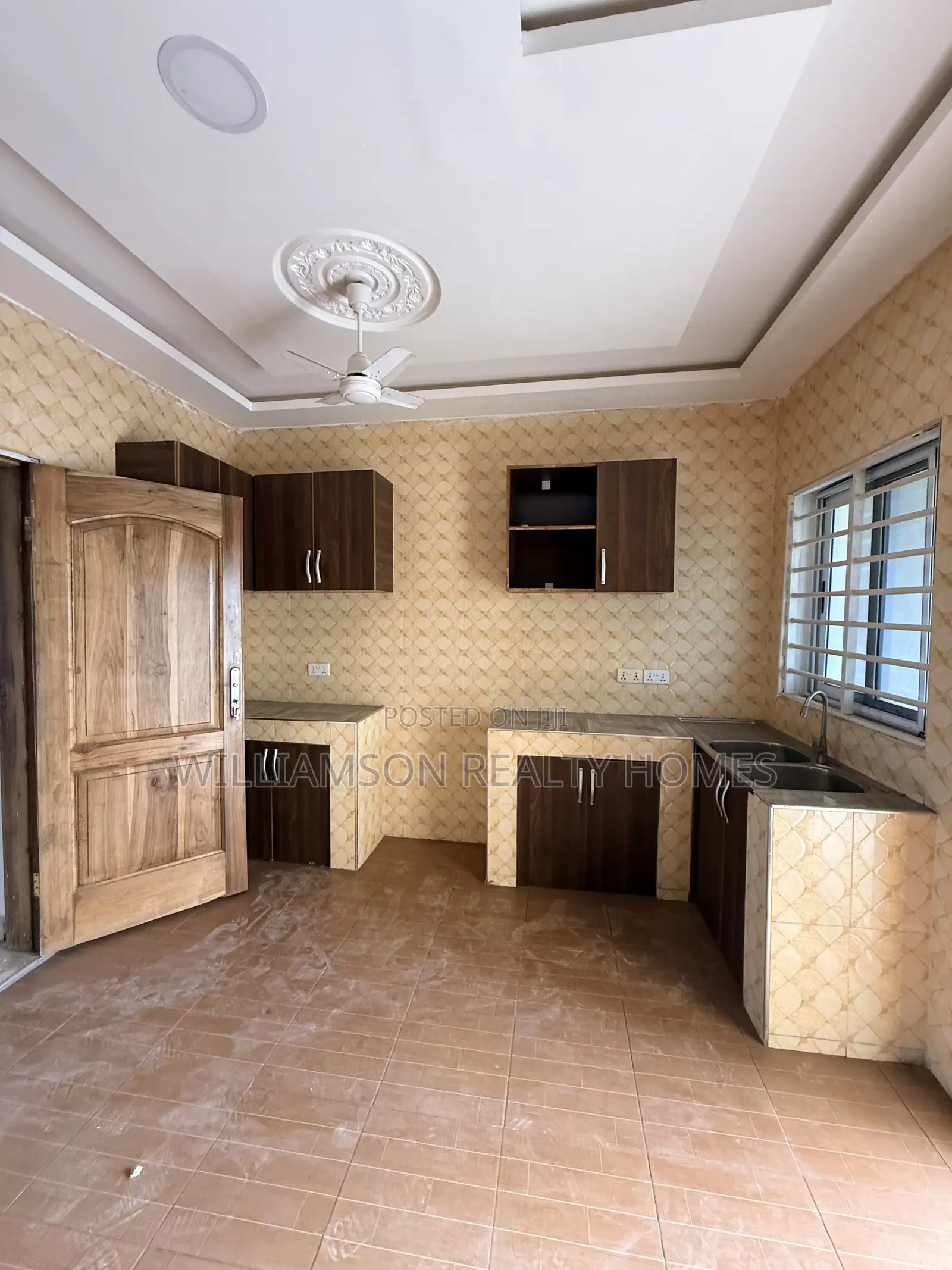 3bdrm Apartment in Hfc Estate Area, Spintex for rent