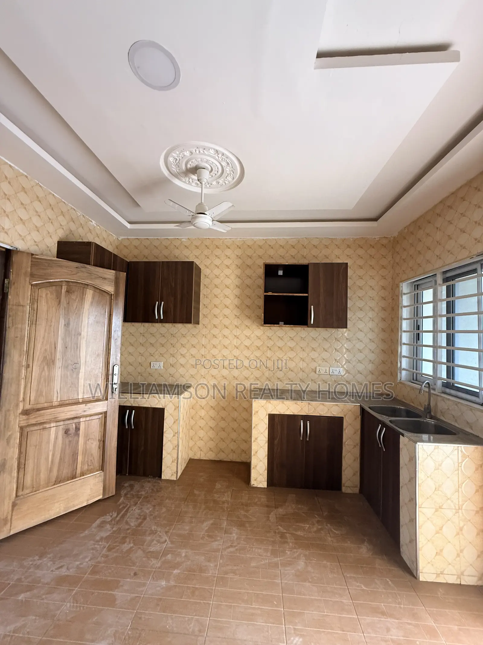3bdrm Apartment in Hfc Estate Area, Spintex for rent