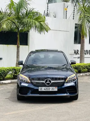 Mercedes-Benz C300 2019 Blue