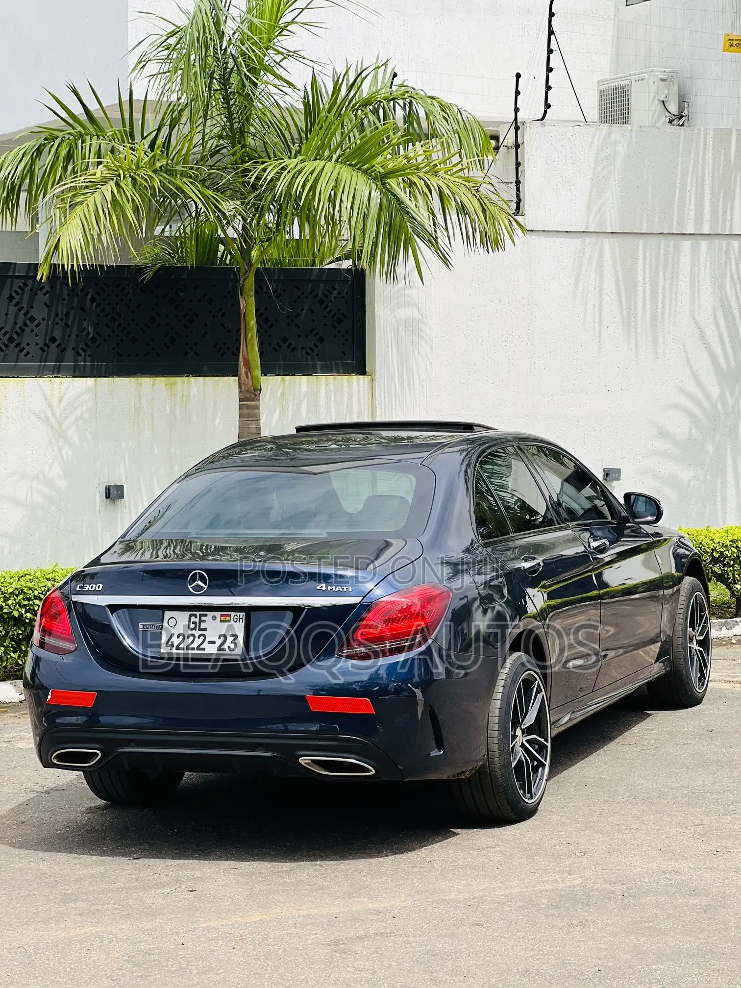 Mercedes-Benz C300 2019 Blue