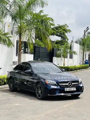 Mercedes-Benz C300 2019 Blue