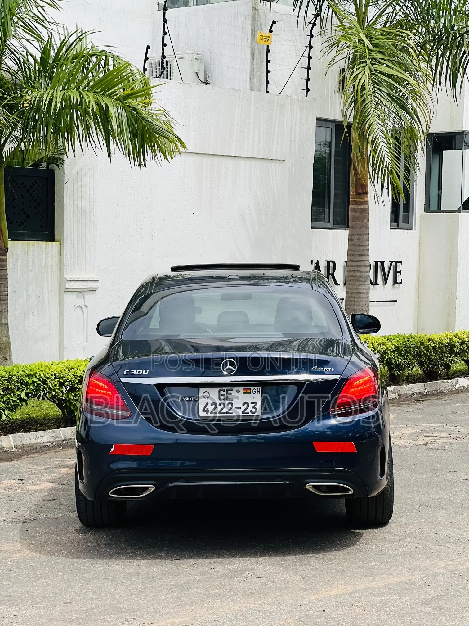 Mercedes-Benz C300 2019 Blue