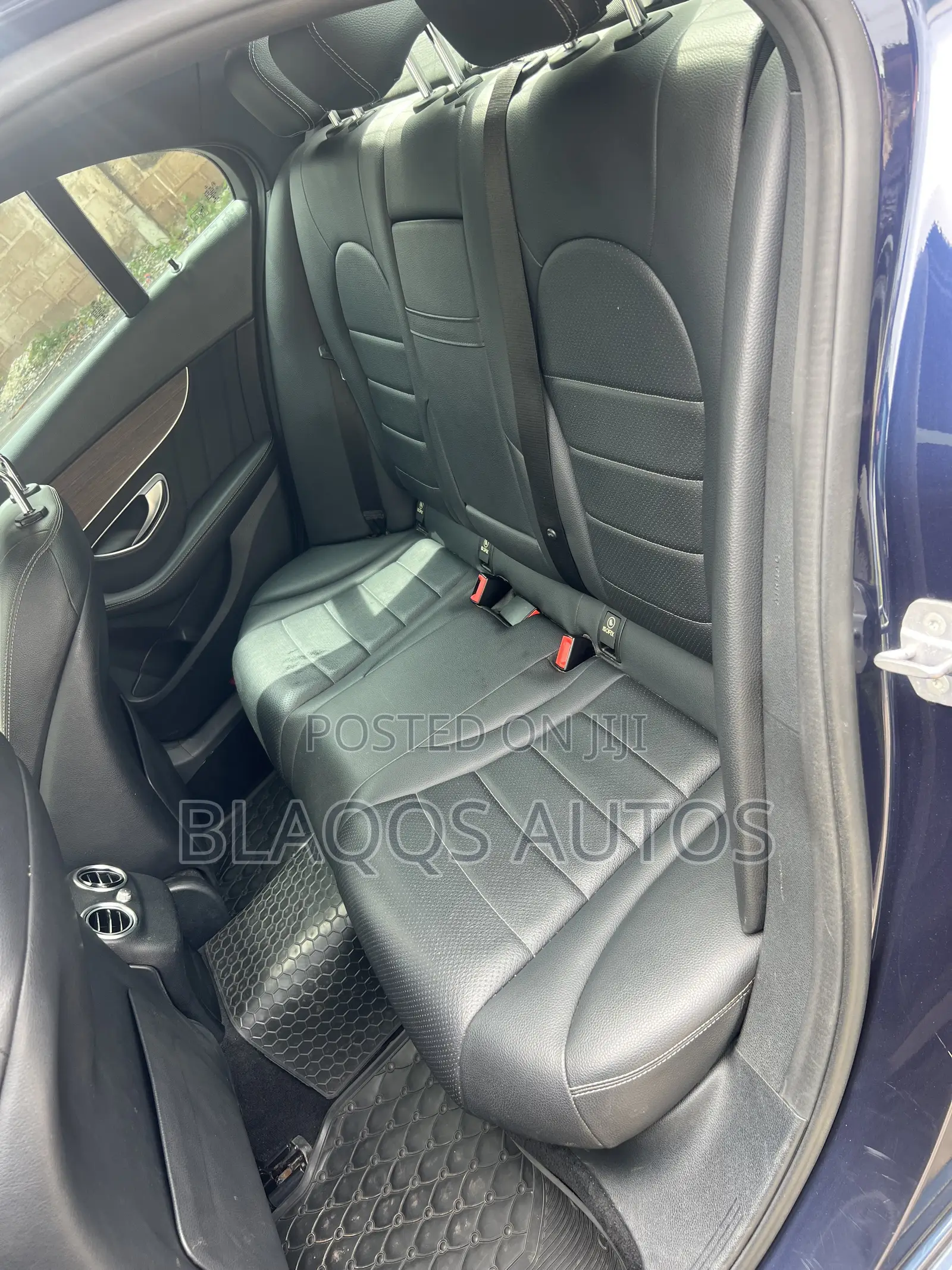 Mercedes-Benz C300 2019 Blue