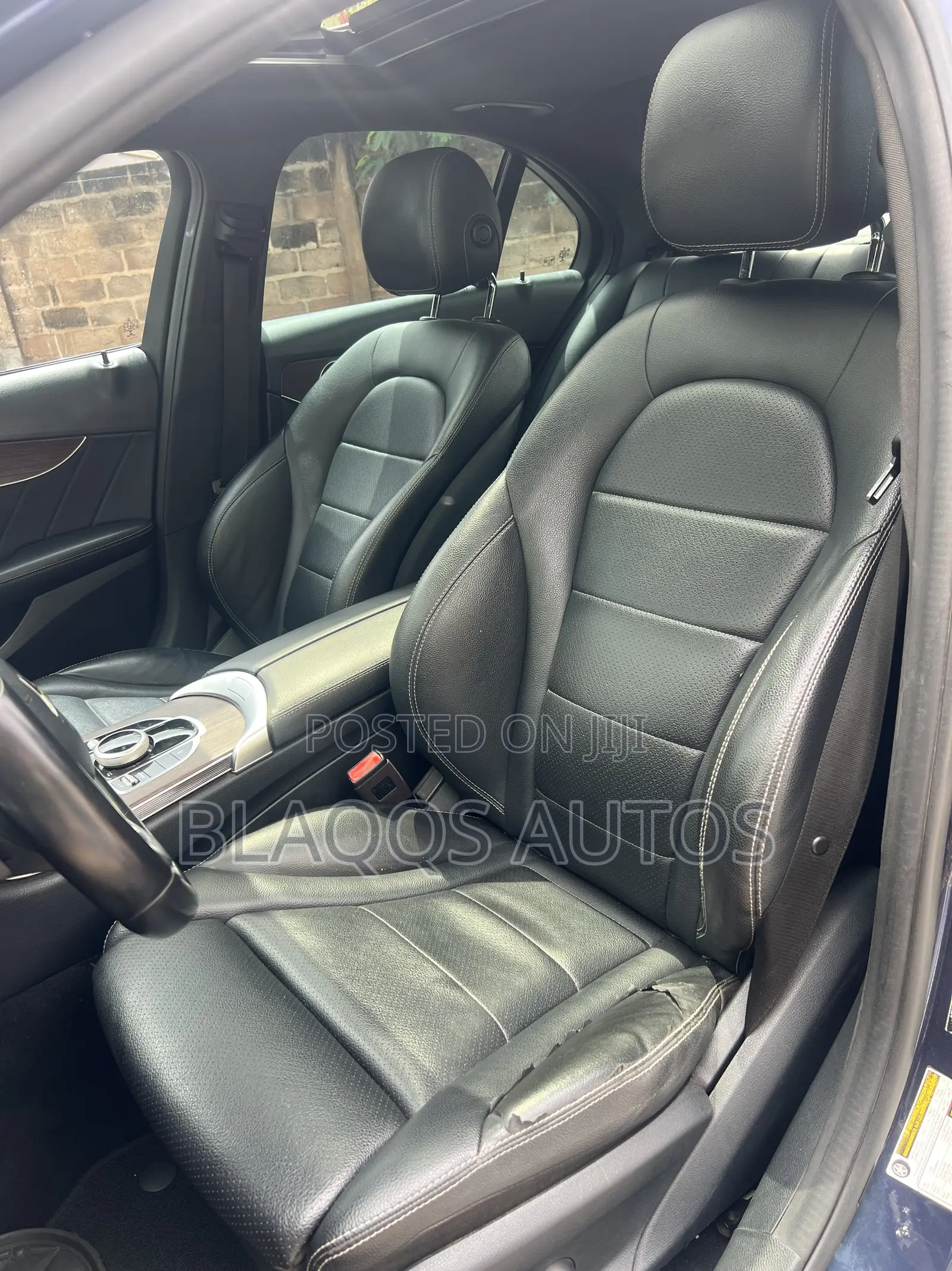 Mercedes-Benz C300 2019 Blue