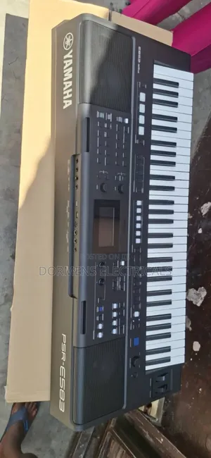 Yamaha Keyboard (Psr-E583)