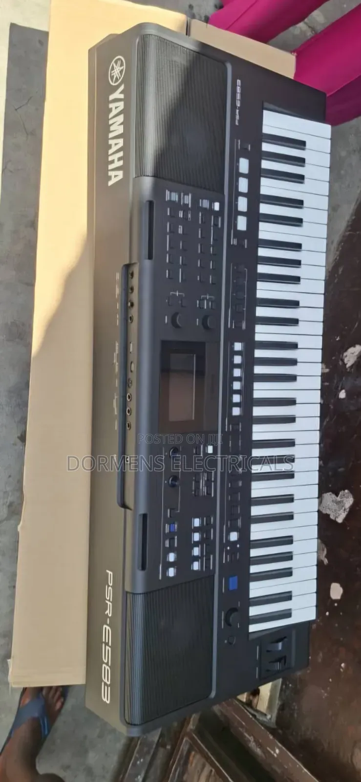 Yamaha Keyboard (Psr-E583)