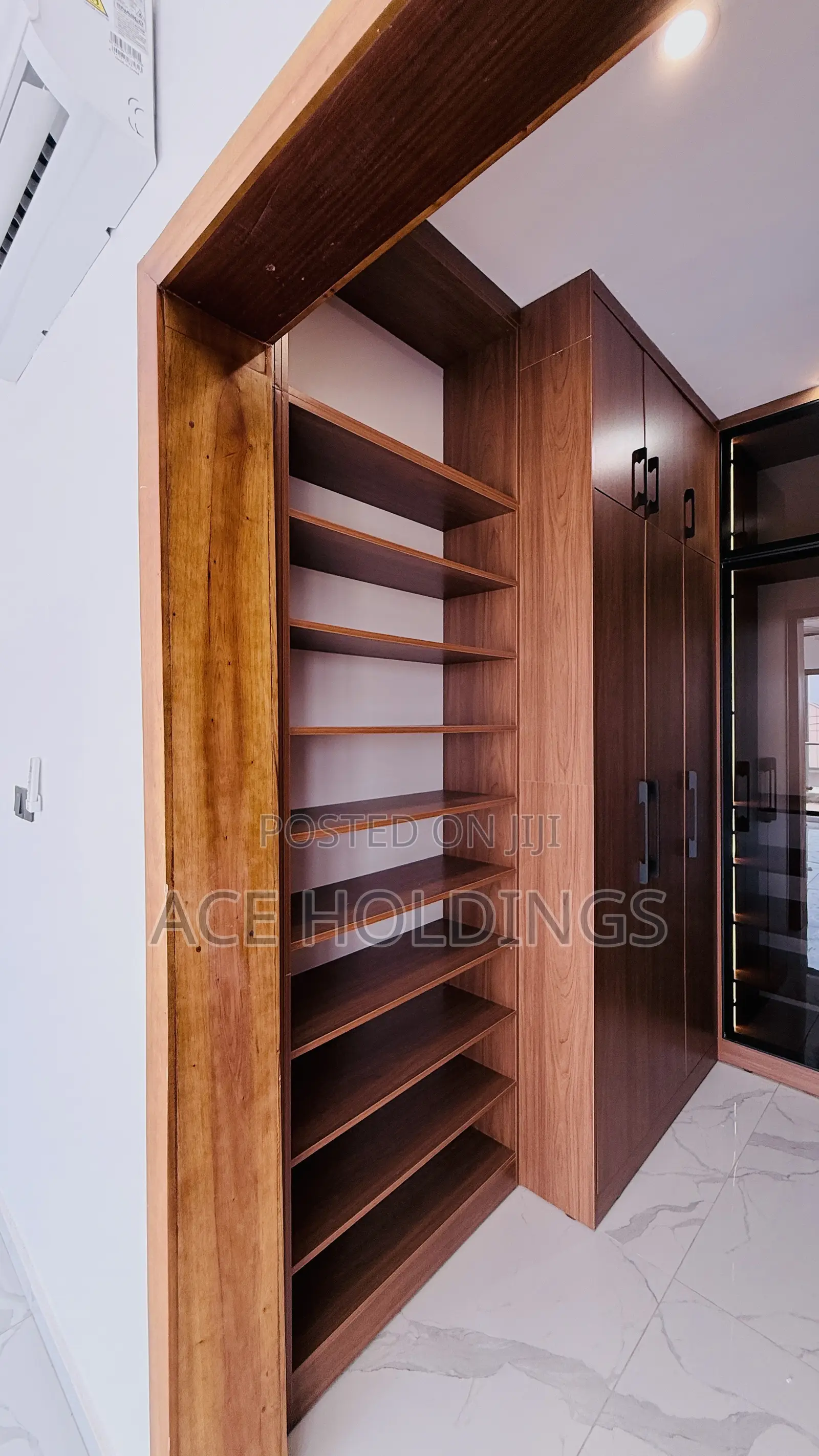 4bdrm House in Community 25, Tema Metropolitan for sale