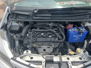 Toyota Vitz 1.3 FWD 5dr 2012 Silver