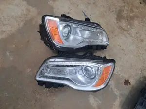 2014 Chrysler 300 Headlight