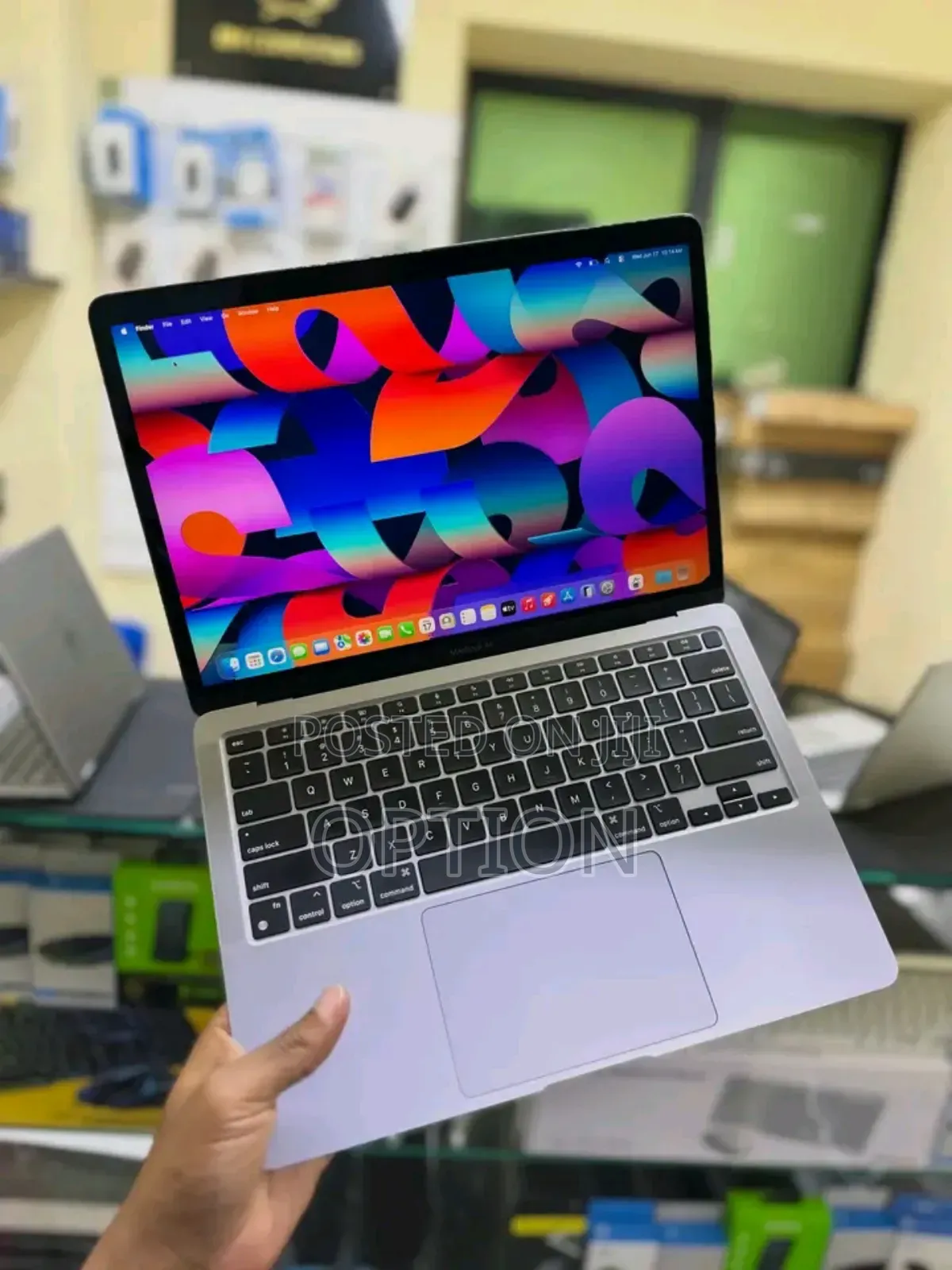 New Laptop Apple MacBook Pro 16GB Intel Core i7 SSD 512GB