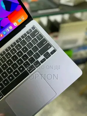 New Laptop Apple MacBook Pro 16GB Intel Core i7 SSD 512GB
