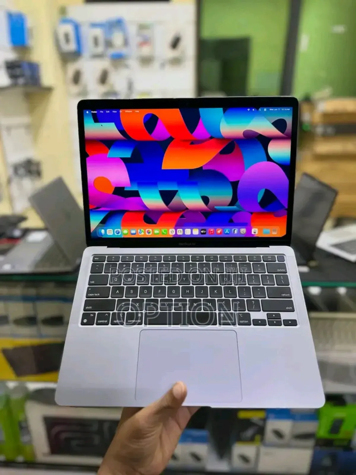 New Laptop Apple MacBook Pro 16GB Intel Core i7 SSD 512GB