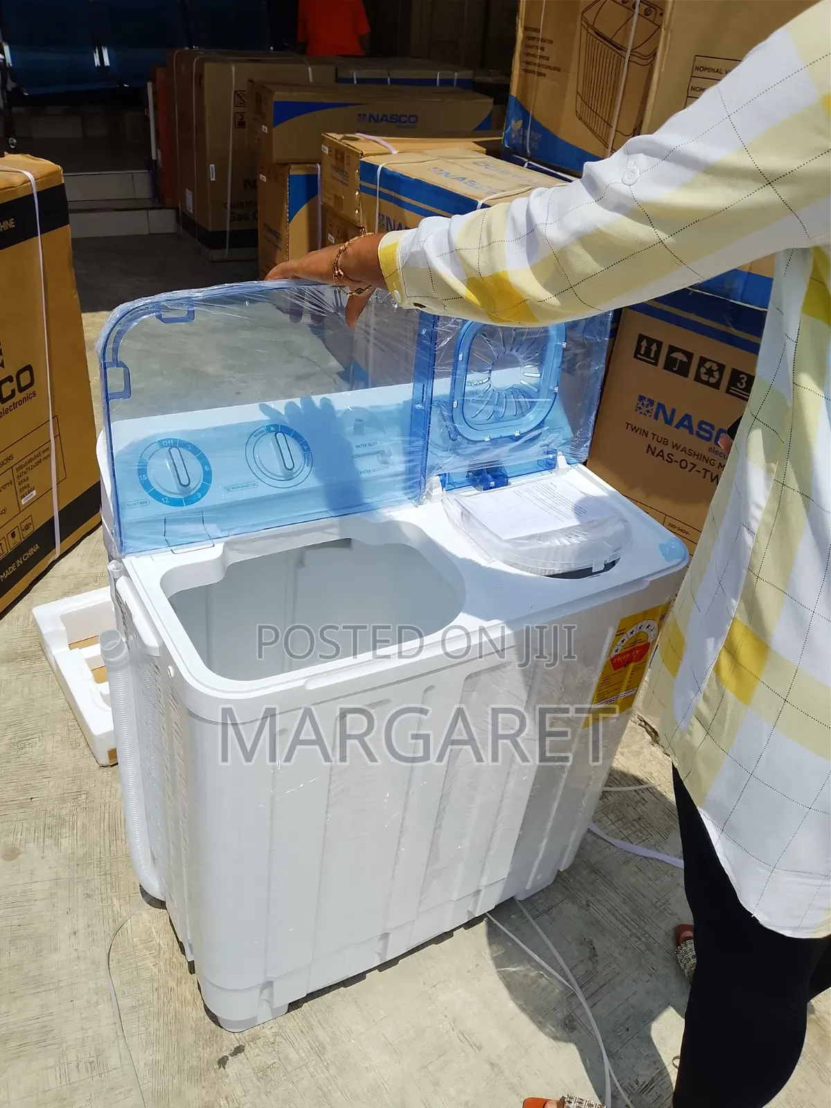The Stressed Remover Roch 7 Kg Semi Automatic Washing Machine