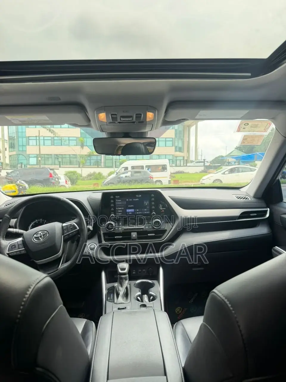 Toyota Highlander XLE 2022 Silver