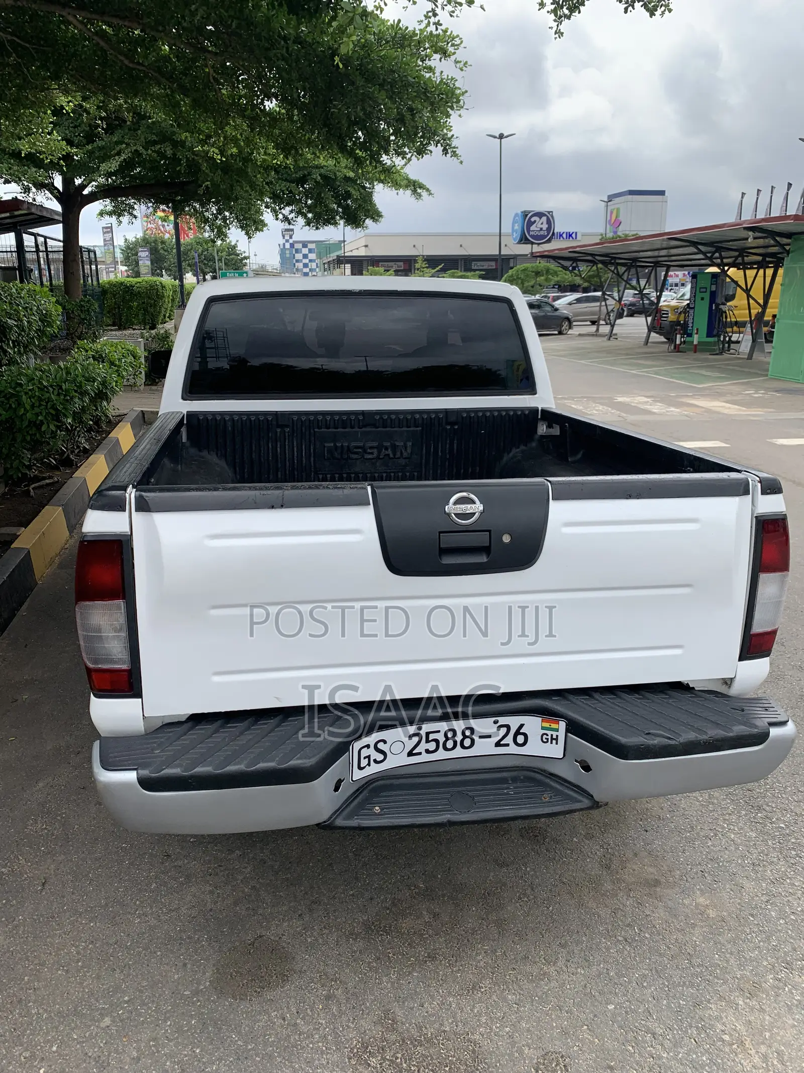 Nissan Frontier 2009 White