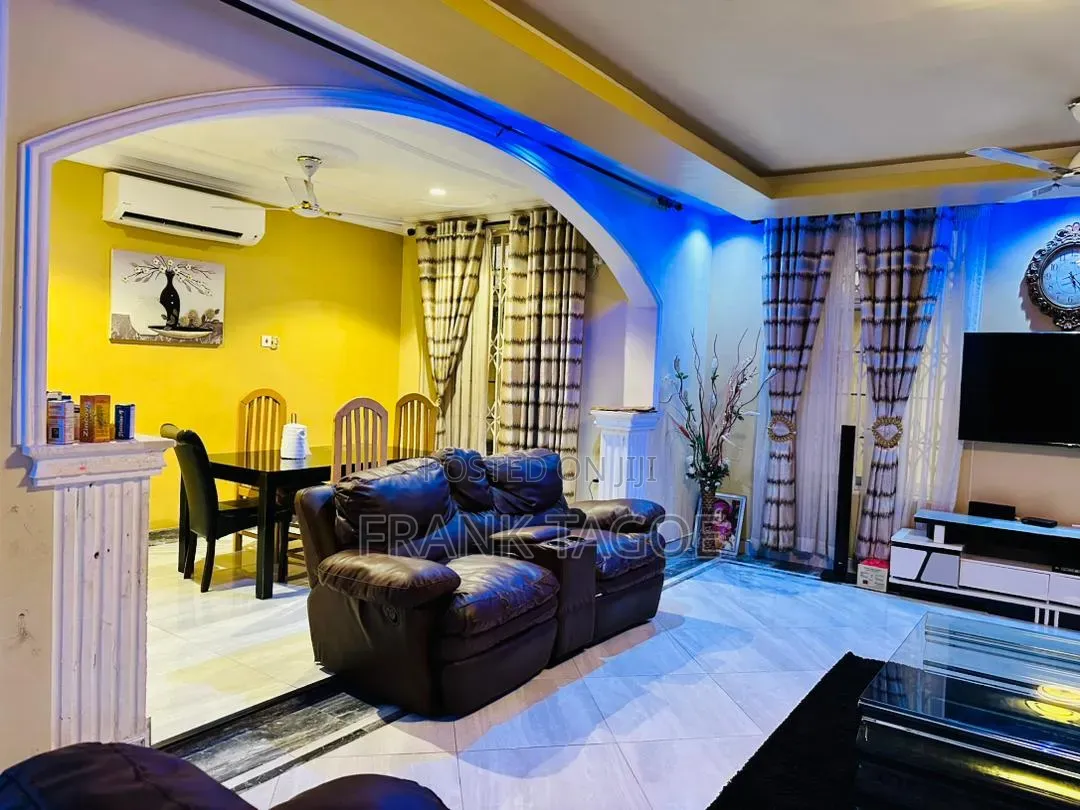 5bdrm House in Danfa for sale