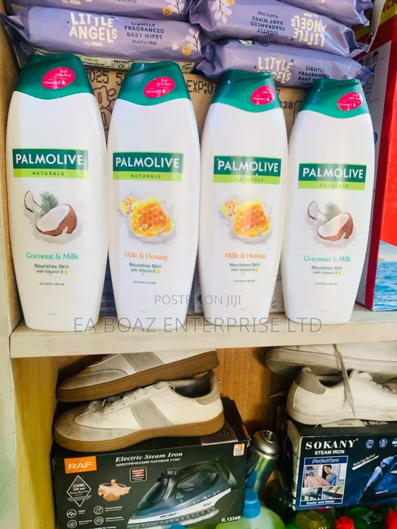Palmolive Almond and Milk Shower Gel With Vitamin E - Bath Cream 600ml